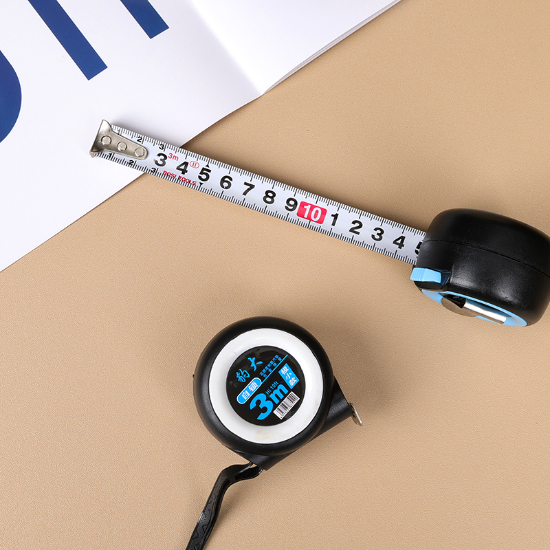Self-locking 3 m tape measure