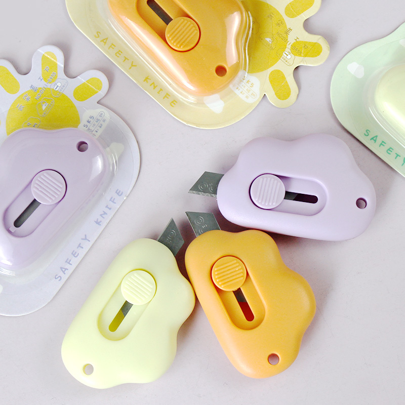 8455 Clouds Utility Knife