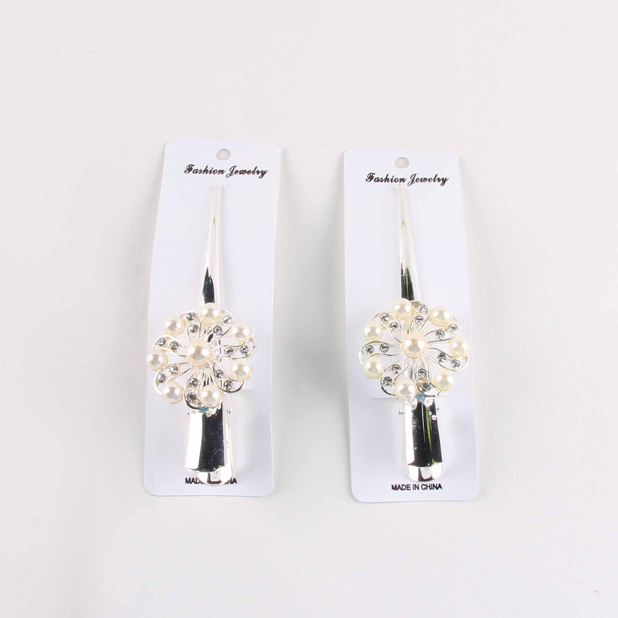 Pearl Rhinestone Horn Clip