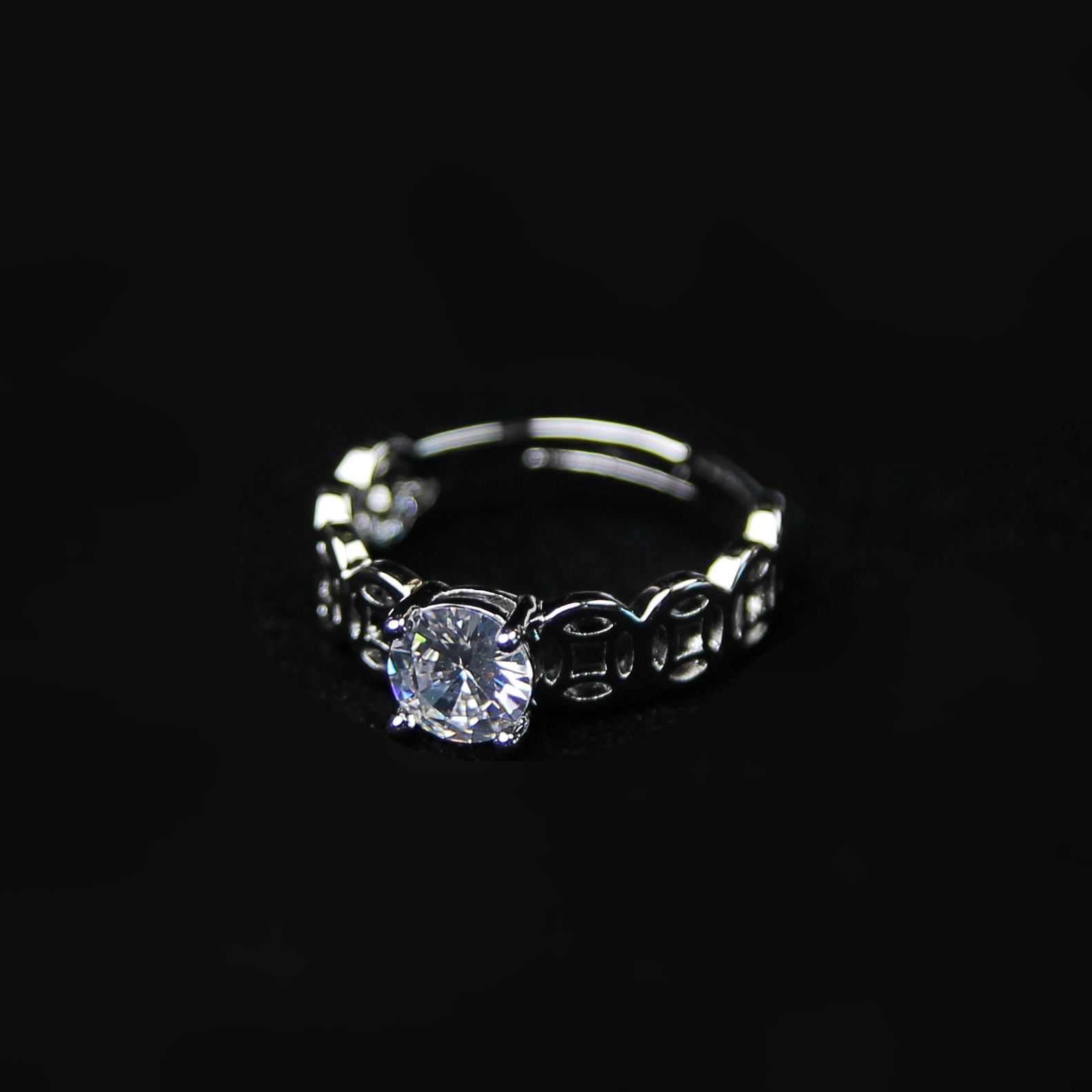 Flat Plate Zircon Stone Ladies' Ring - Image 3