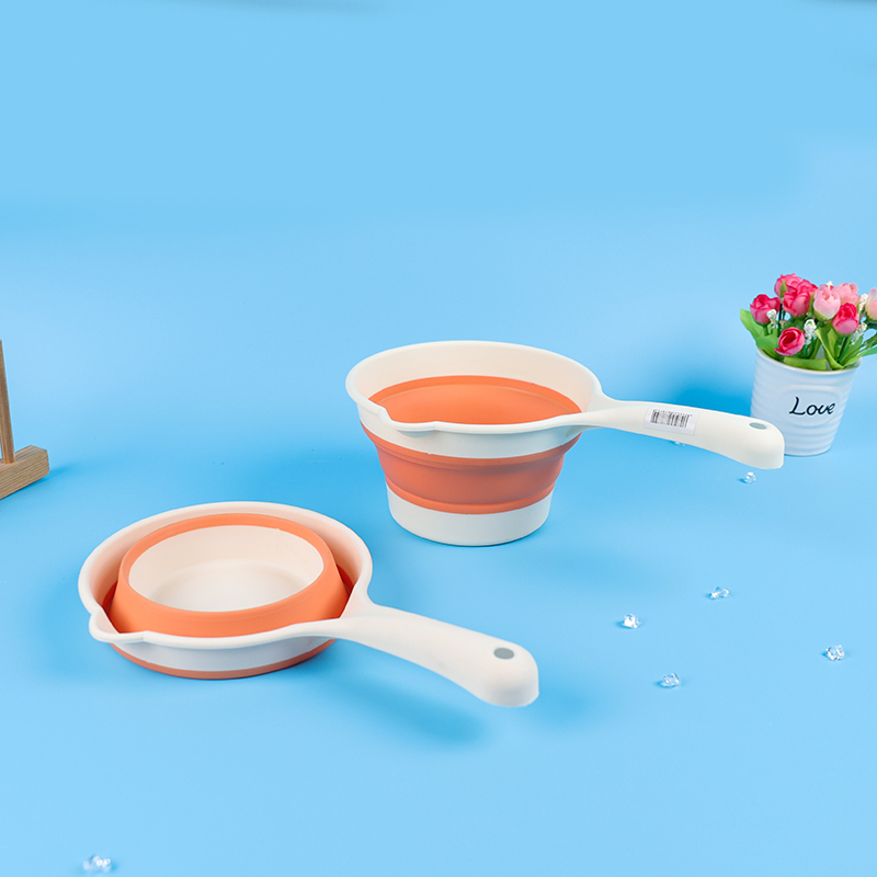 0770 Folding Water Scoop