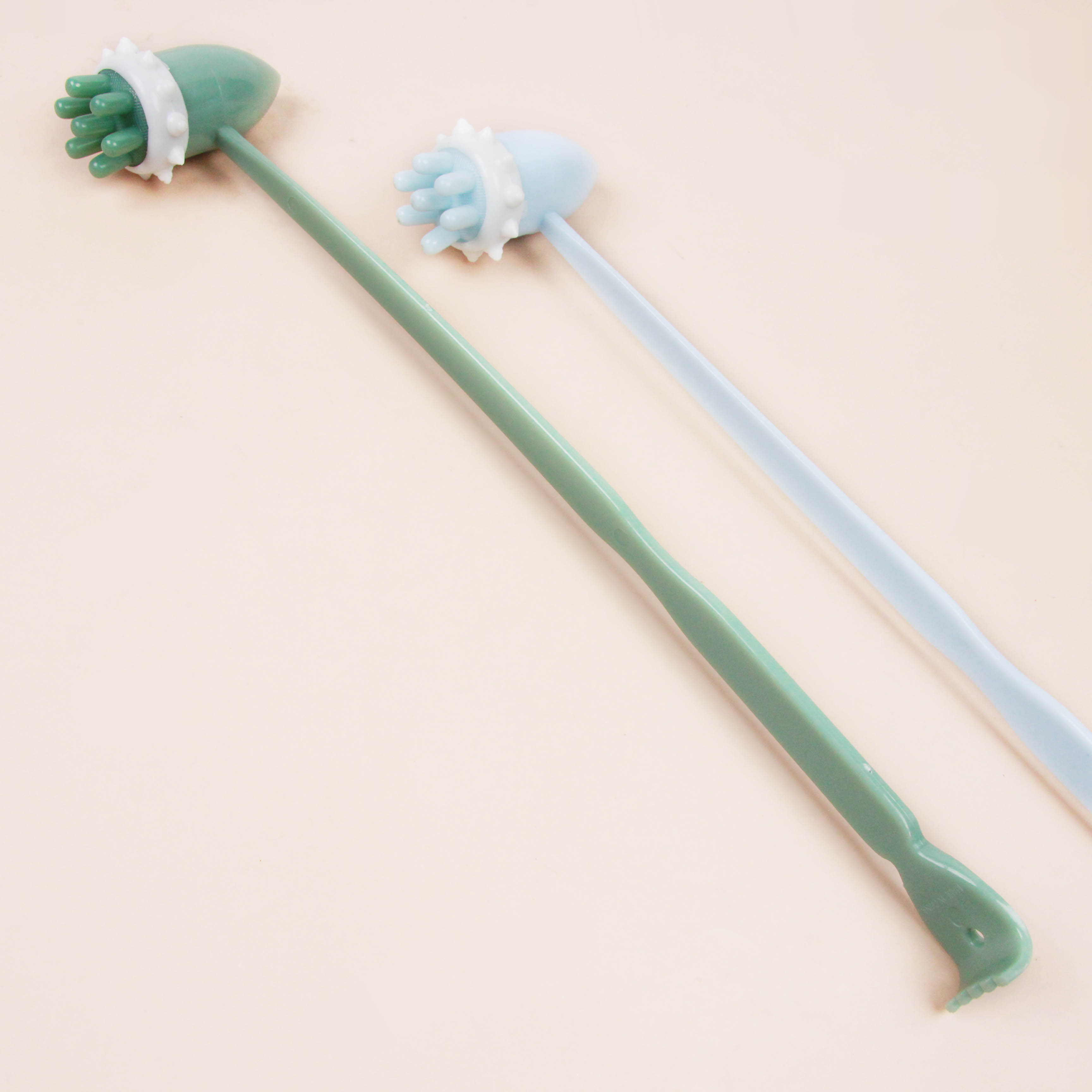 Seven-Tooth Back Scratcher