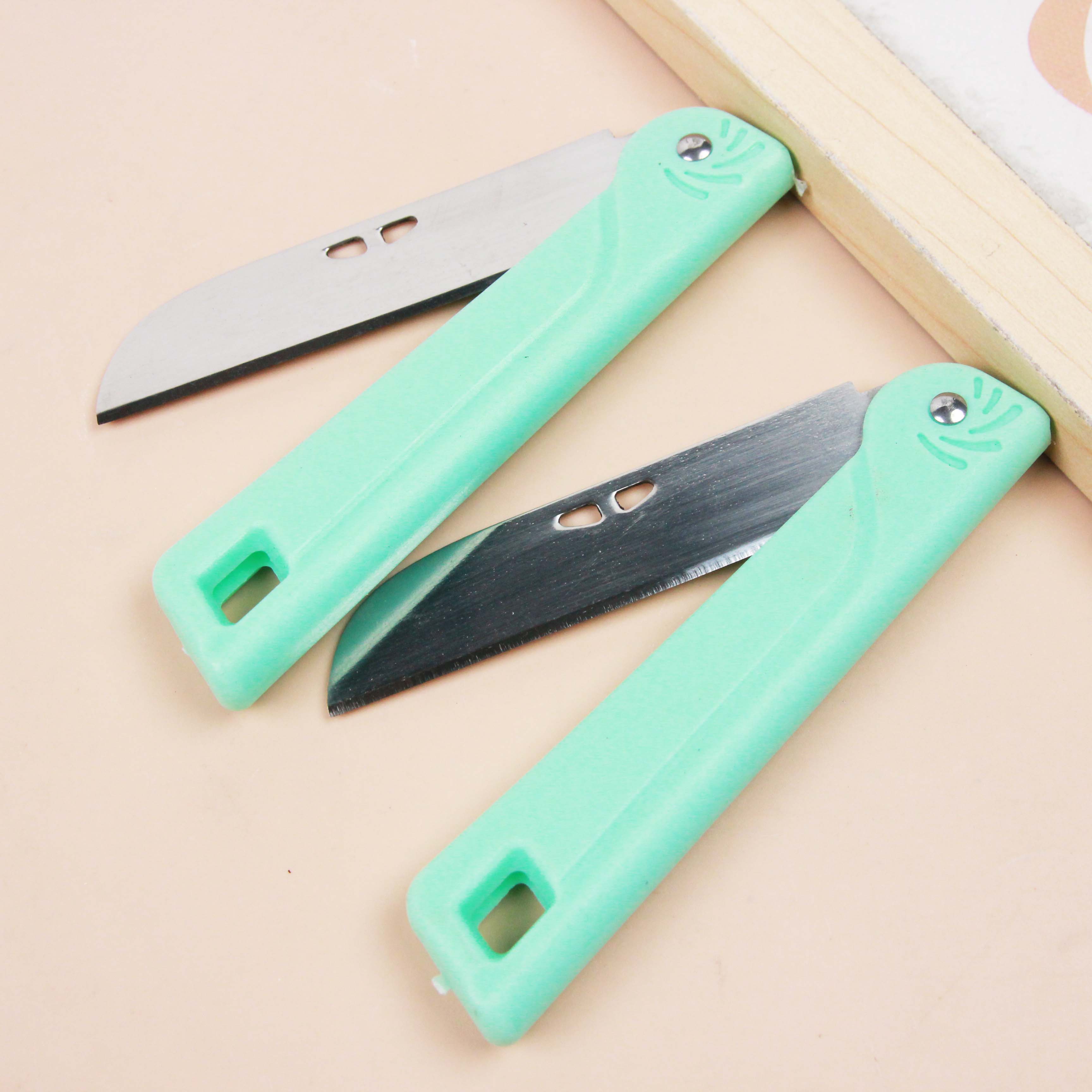 Bulk Double-Hole Folding Knife