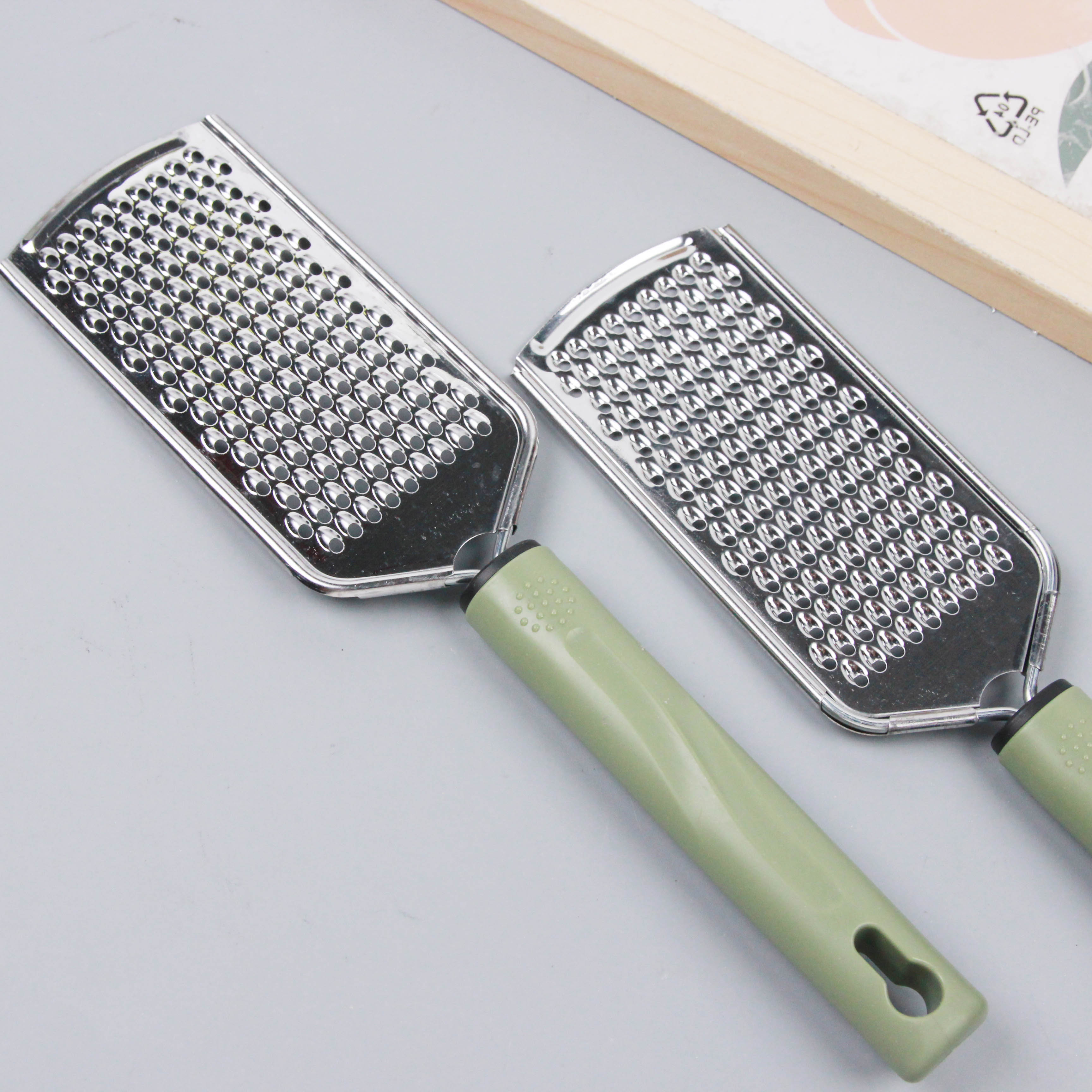 Wipe green vegetable cutter (finely shredded)