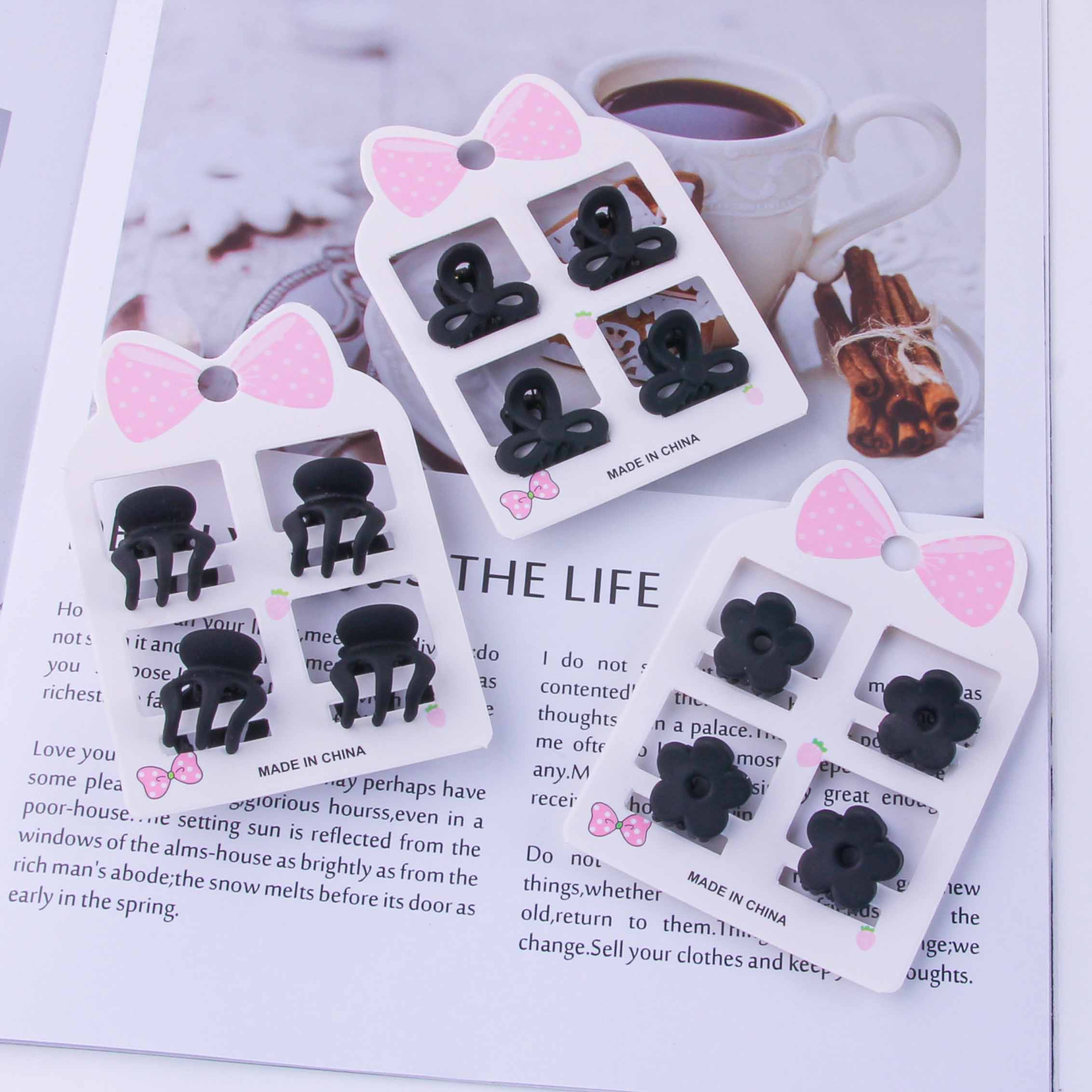 Box of Four Black Small Claws Clips