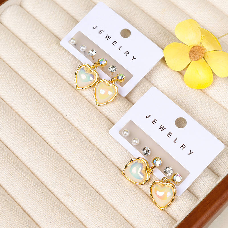 Pearl love three pairs of earrings