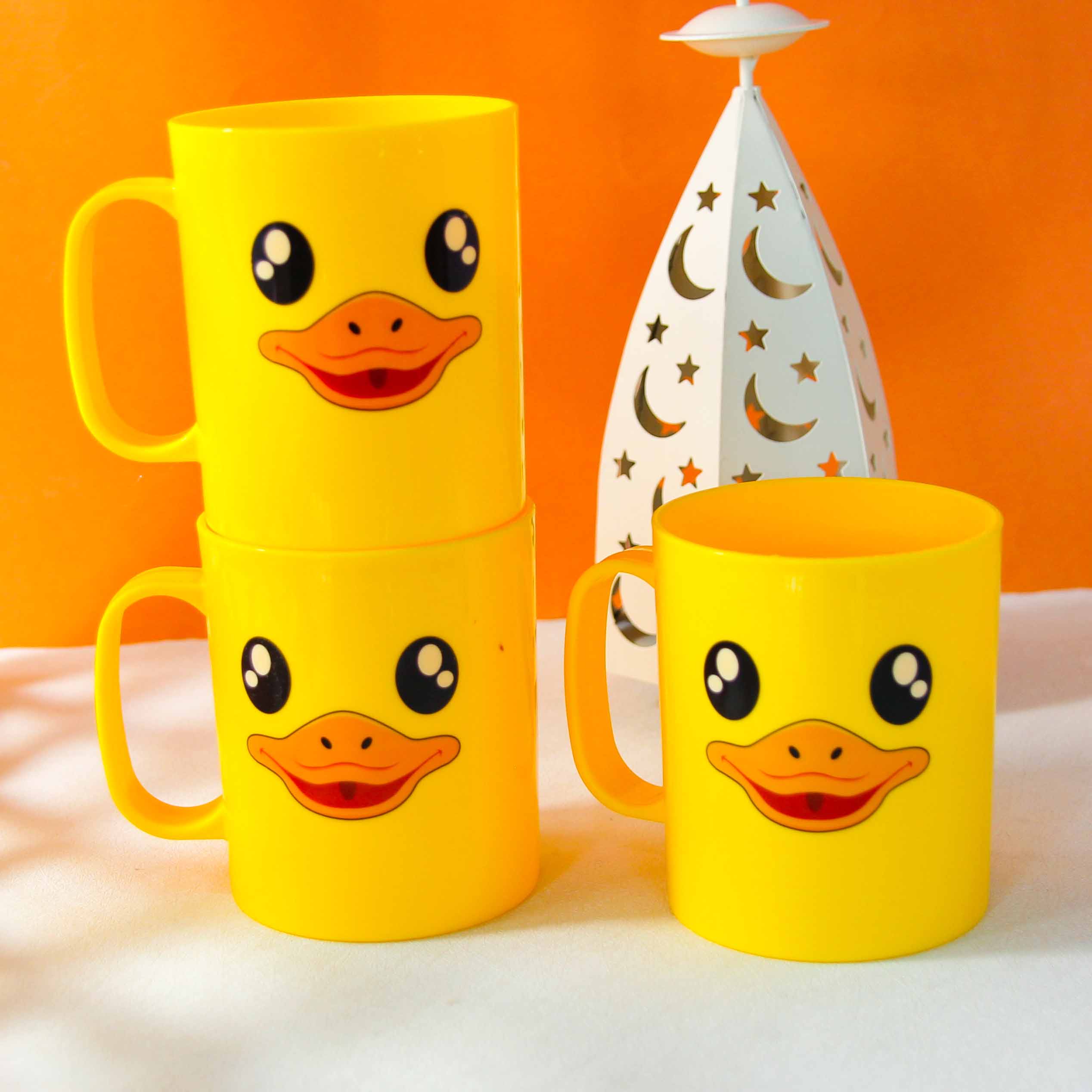 8330 Little Yellow Duck Toothbrush Cup