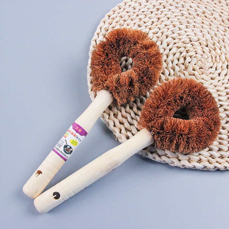 Wooden handle red brown pot brush - Image 4