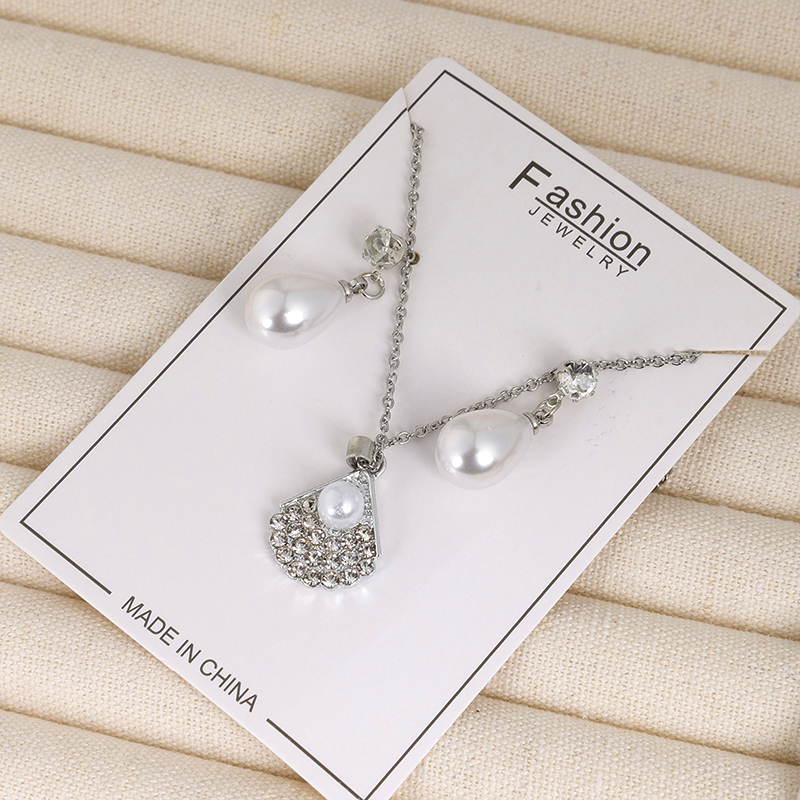 Diamond pearl necklace suit - Image 4