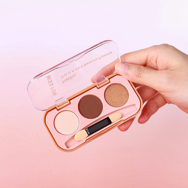 EY28 Tricolor Eyeshadow - Image 4