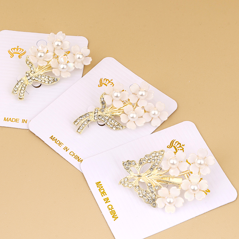 Pearl rhinestone butterfly flower brooch