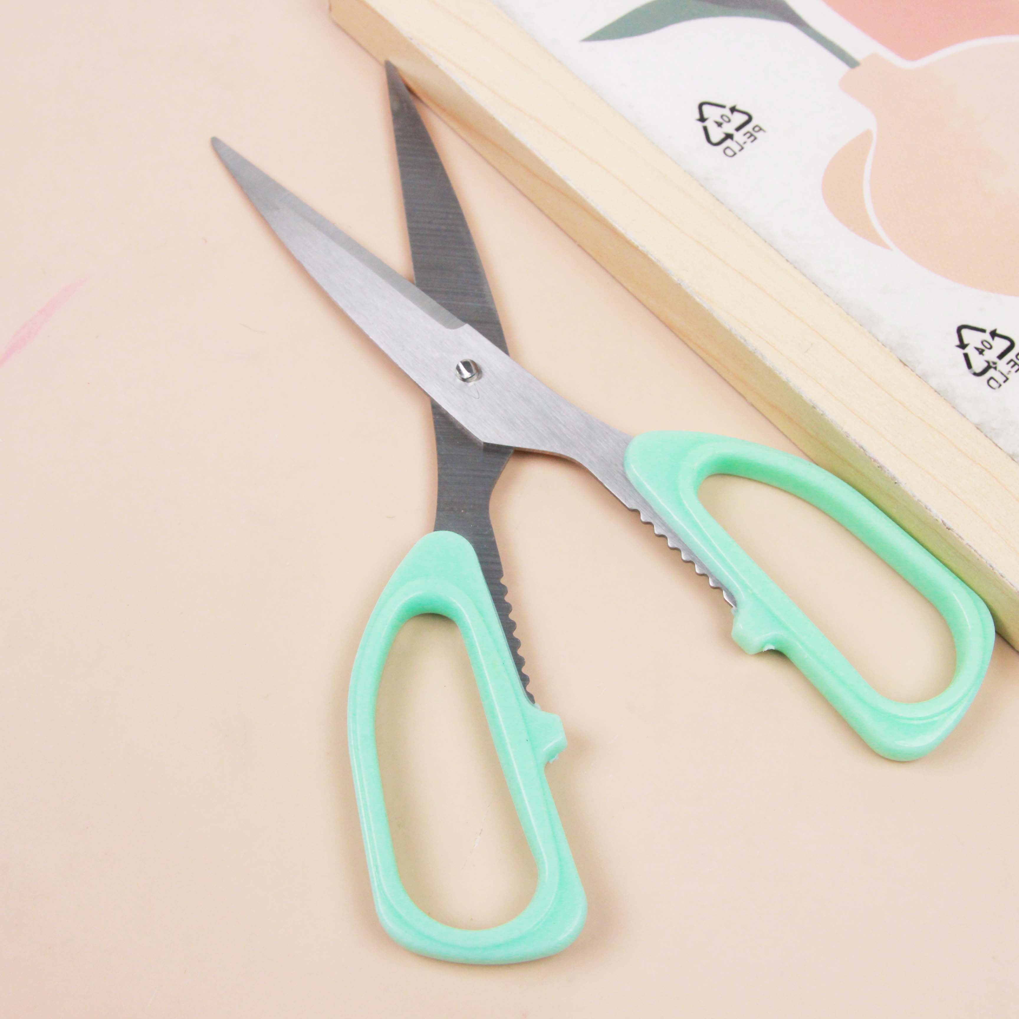 Green Scissors (Bulk)