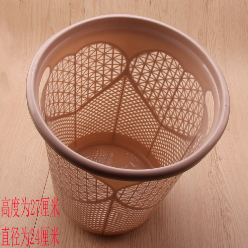 8815 Heart-Shaped Trash Can