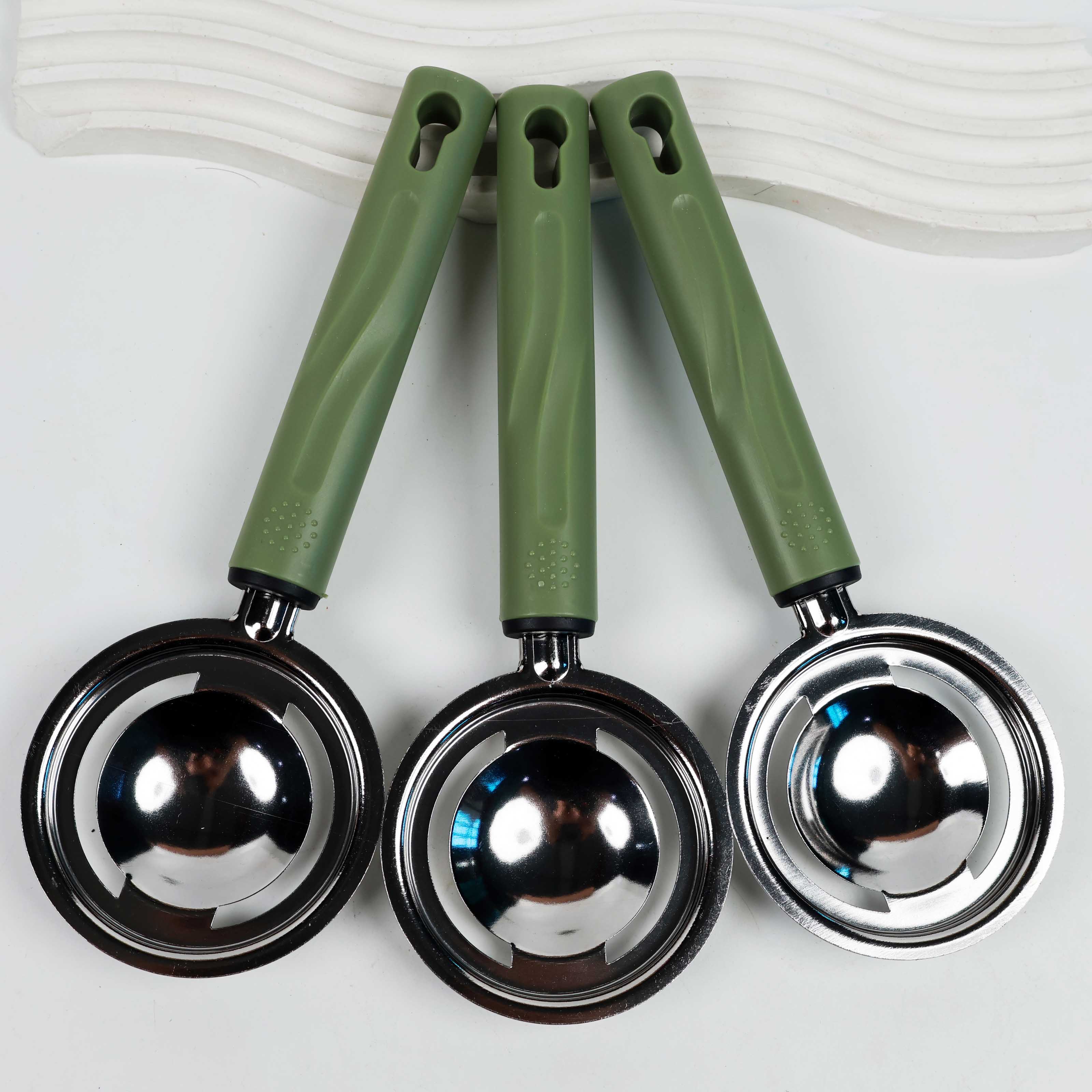 wipe green egg white separator