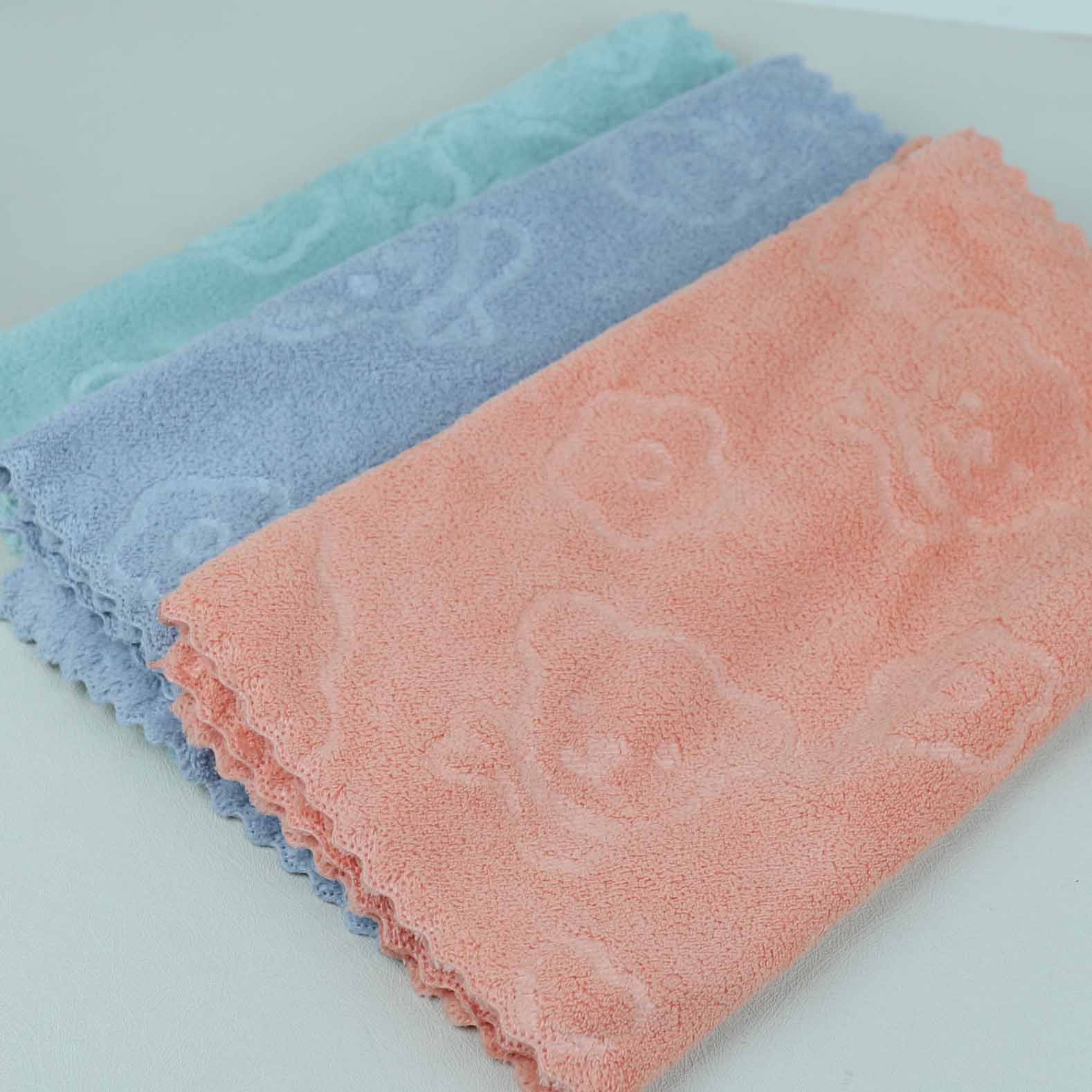 30*70 Embossed Bear Towel - Image 2