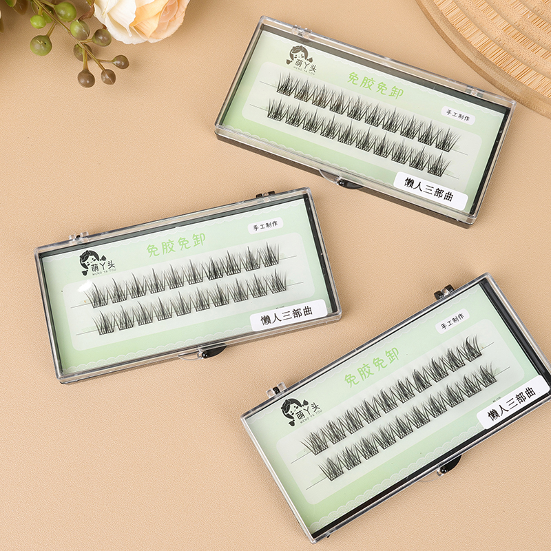 Moe girl is exempt from false eyelashes - Image 2