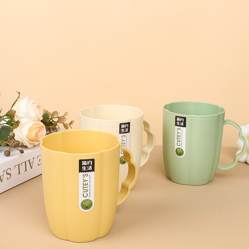 8256 simple lace cup