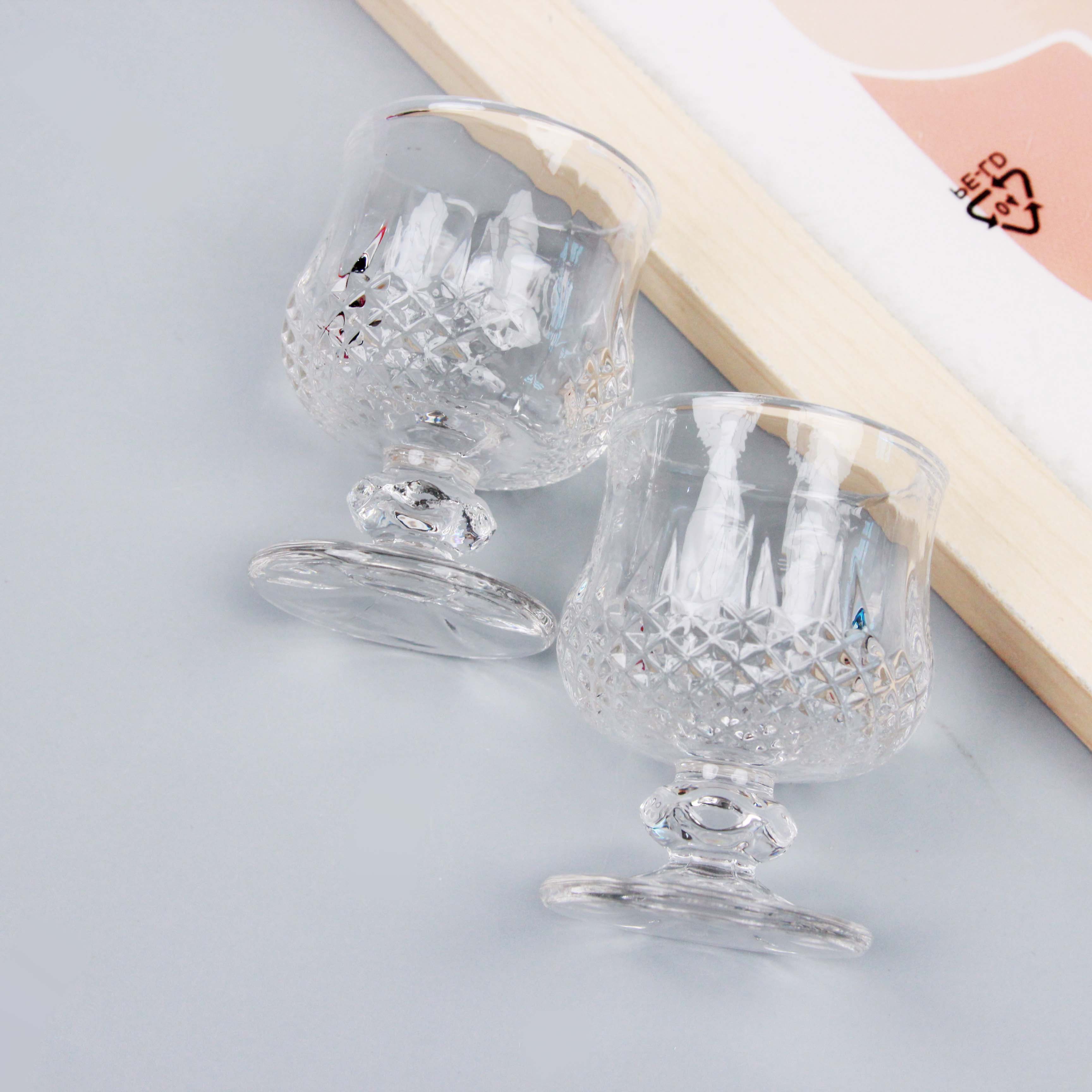 Lemantu F132 Wine Glass Glass (Random Style)