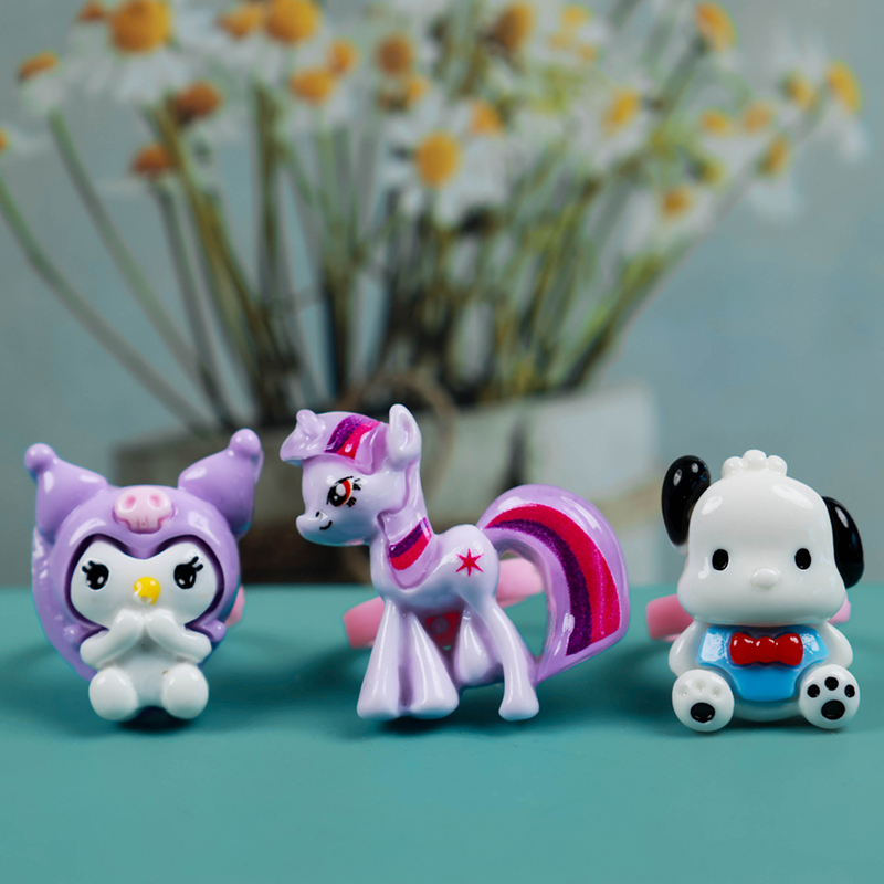 Boxed resin cartoon accessories ring (large)