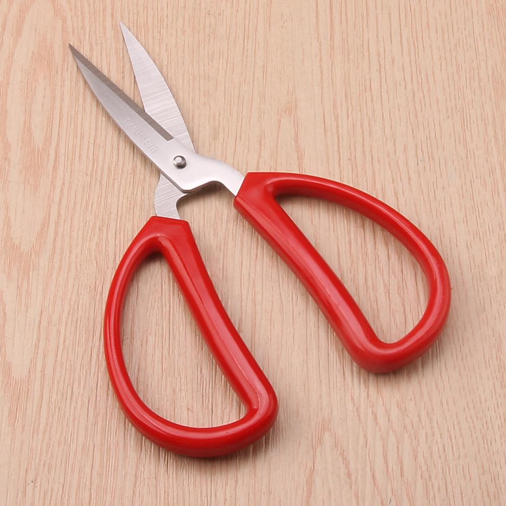 E32 Scissors