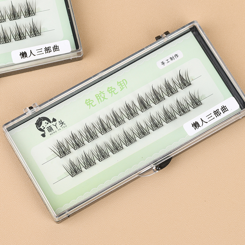 Moe girl is exempt from false eyelashes - Image 3