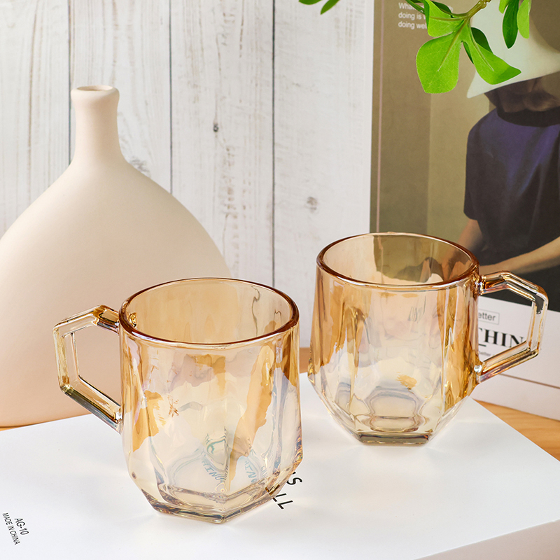 Huajingya hexagonal glass handle cup (amber soot)