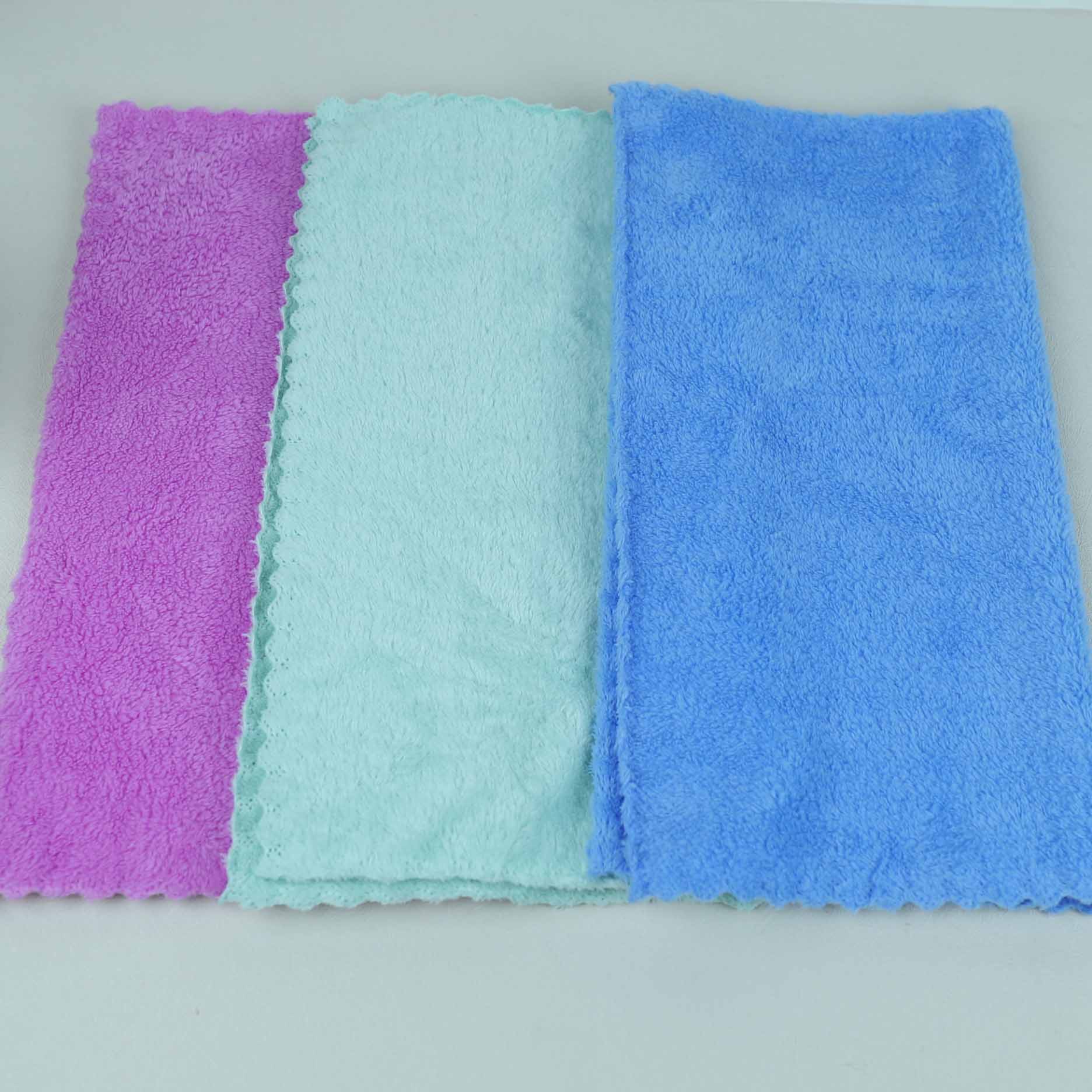 35*35 Lace Coral Fleece Towel (100/Pack)
