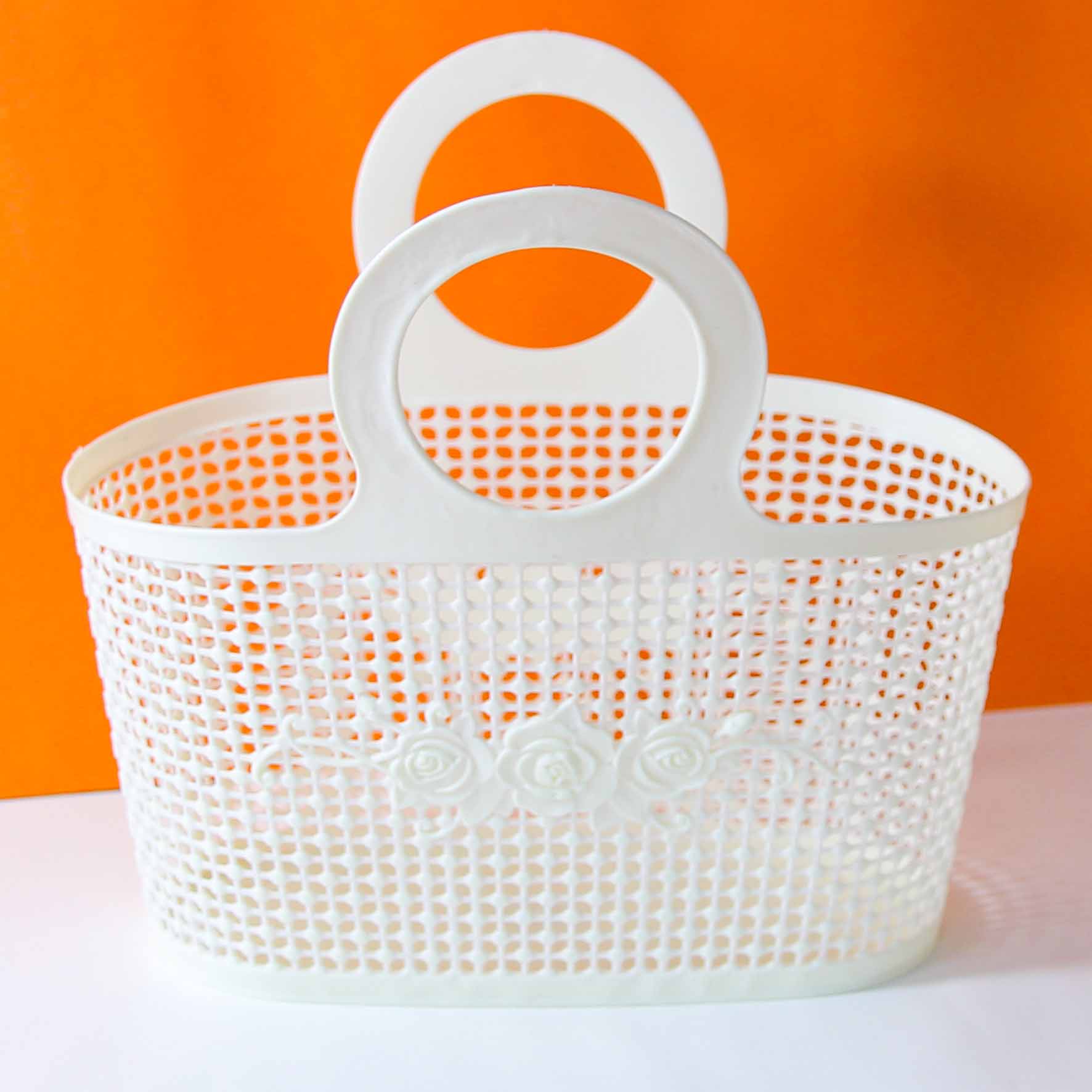1996 Hand-Held Bath Basket
