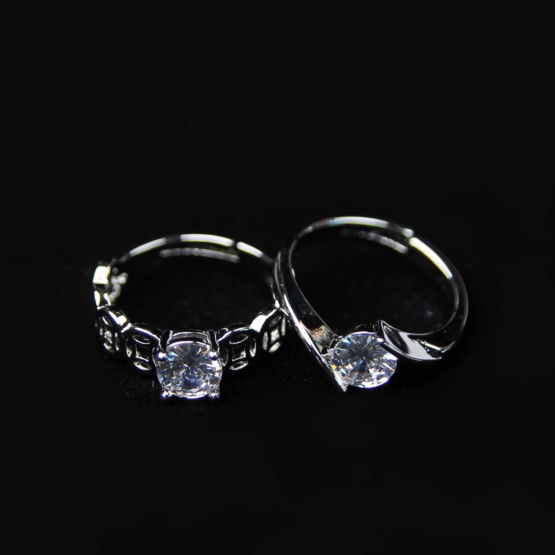 Flat Plate Zircon Stone Ladies' Ring - Image 4