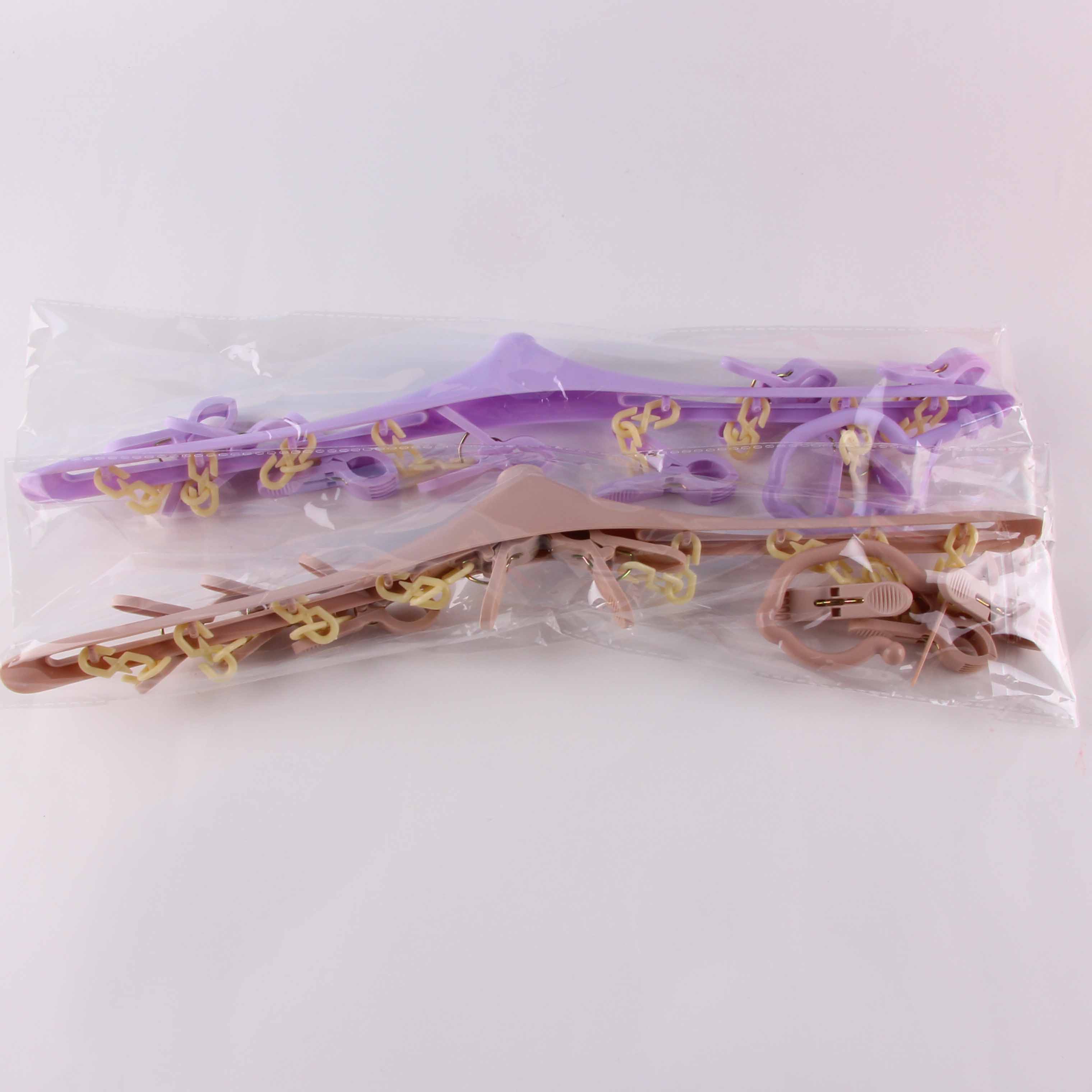 008 Plastic 8-Head Hanger - Image 2