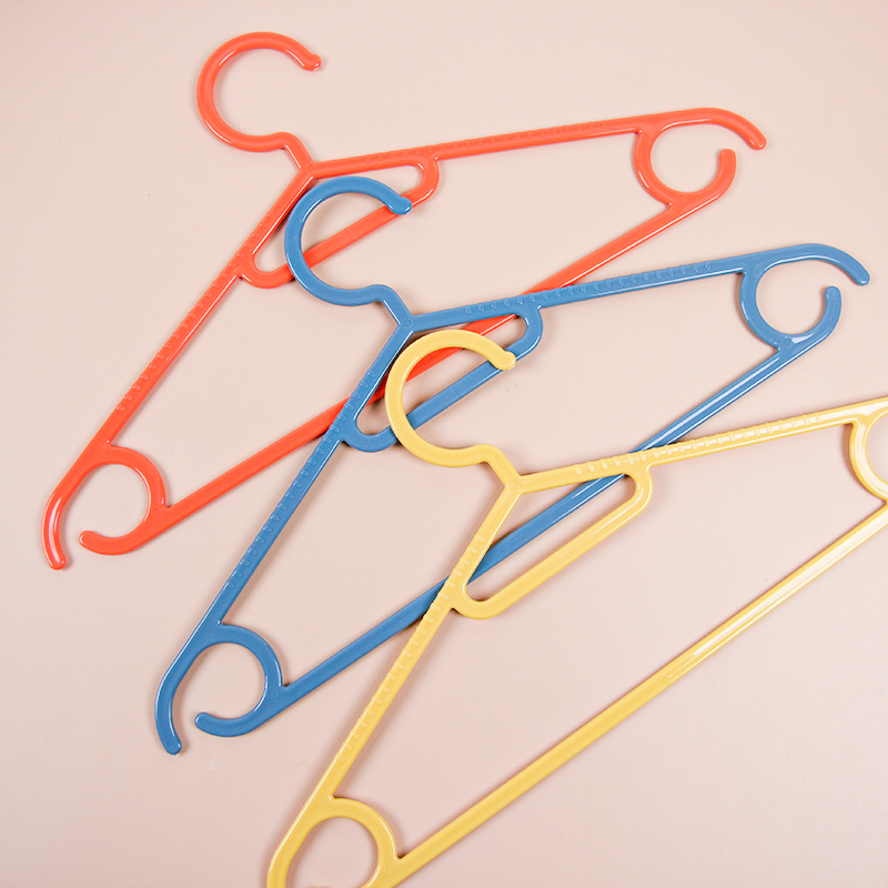 526 Three Adult Hangers - 이미지 2