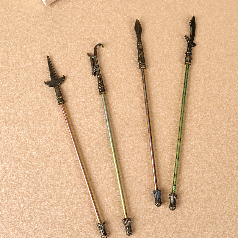 Four-piece alloy weapon set - Image 3