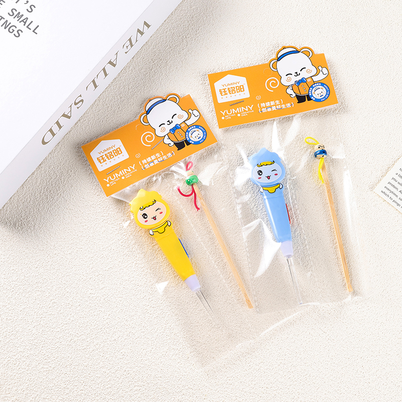 Boxed Cartoon Light Ear Spoon suit