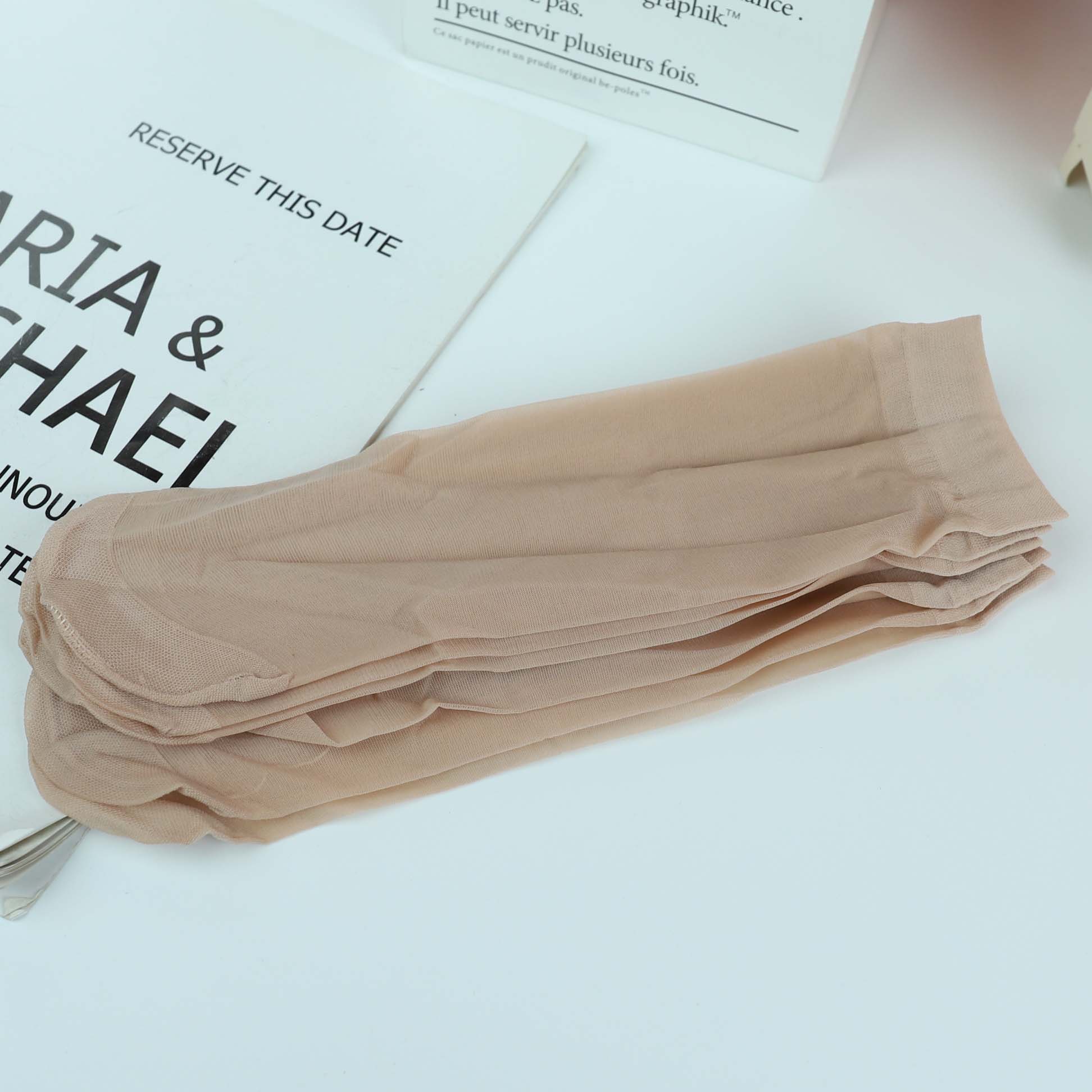 806 Three Pairs of Silk Stockings (Skin Color) - Image 3