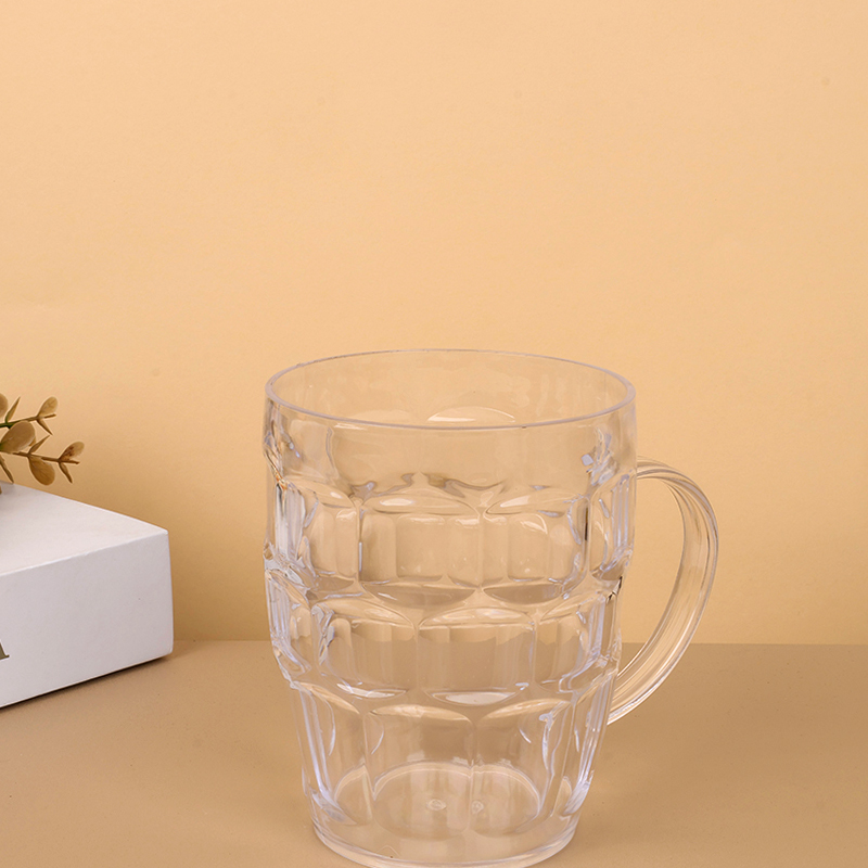 Tipper B- 3 transparent plastic pineapple beer mug